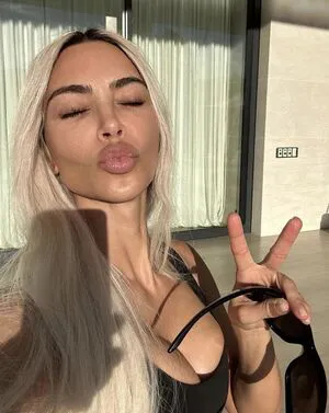 Kim Kardashian OnlyFans Leaked Free Thumbnail Picture - #YBeqKfJdnv