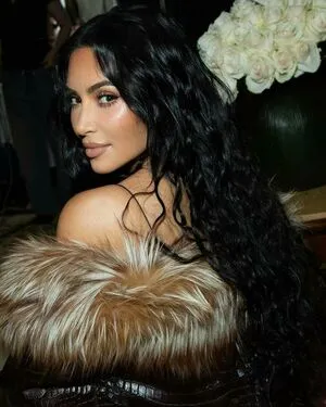 Kim Kardashian OnlyFans Leaked Free Thumbnail Picture - #YDGYbtmsoB