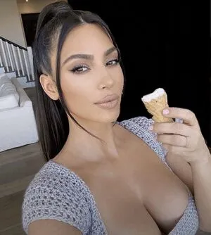 Kim Kardashian OnlyFans Leaked Free Thumbnail Picture - #YQTRV6BCVI