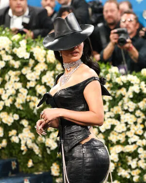 Kim Kardashian OnlyFans Leaked Free Thumbnail Picture - #ZyhHW5yiM6