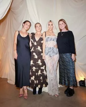 Kim Kardashian OnlyFans Leaked Free Thumbnail Picture - #bI83ngmkO3