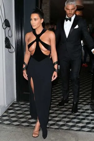 Kim Kardashian OnlyFans Leaked Free Thumbnail Picture - #dR7yLeTDaZ