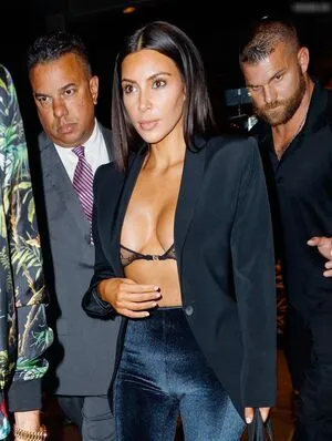 Kim Kardashian OnlyFans Leaked Free Thumbnail Picture - #fcspOjhEYE