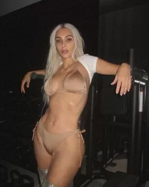 Kim Kardashian OnlyFans Leaked Free Thumbnail Picture - #j5E73FpcKP