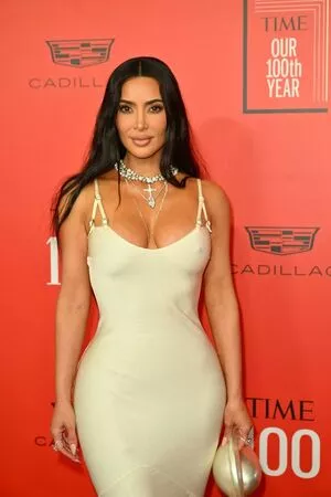 Kim Kardashian OnlyFans Leaked Free Thumbnail Picture - #nmUZG0EF7d