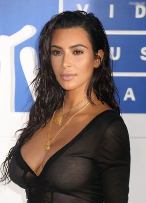 Kim Kardashian OnlyFans Leaked Free Thumbnail Picture - #pAdEPGNEsr