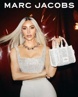 Kim Kardashian OnlyFans Leaked Free Thumbnail Picture - #tNkAt0Klqt
