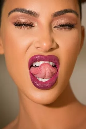 Kim Kardashian OnlyFans Leaked Free Thumbnail Picture - #wjNszWADTX