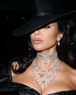 Kim Kardashian OnlyFans Leaked Free Thumbnail Picture - #y42atM3M45