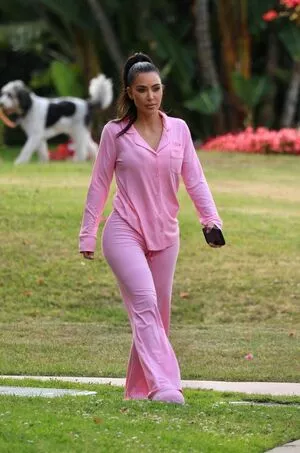 Kim Kardashian OnlyFans Leaked Free Thumbnail Picture - #yHDDDYcWdu