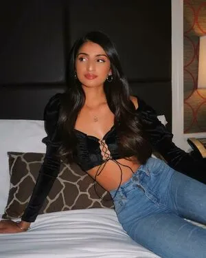 Kim Kaur Mann OnlyFans Leaked Free Thumbnail Picture - #dixD4nDdD9