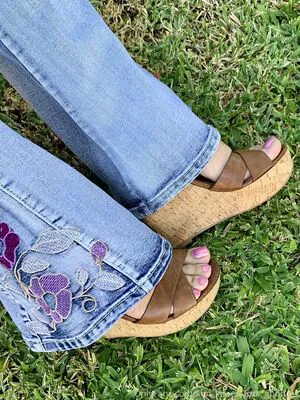 Kim Kisses Foot Goddess OnlyFans Leaked Free Thumbnail Picture - #1SqU53pI8d