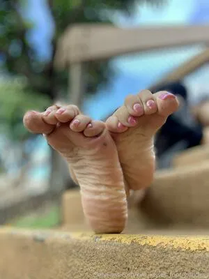 Kim Kisses Foot Goddess OnlyFans Leaked Free Thumbnail Picture - #4xP2wdAJOs