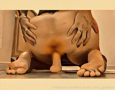 Kim Kisses Foot Goddess OnlyFans Leaked Free Thumbnail Picture - #5WDoPfoFE0