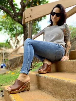 Kim Kisses Foot Goddess OnlyFans Leaked Free Thumbnail Picture - #CSsfNr28YL