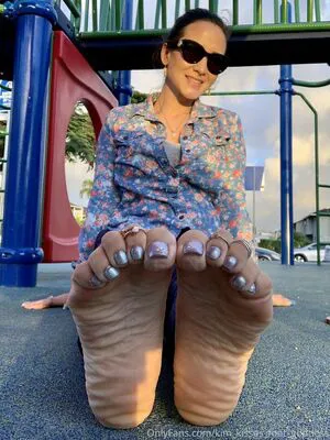 Kim Kisses Foot Goddess OnlyFans Leaked Free Thumbnail Picture - #DlYOkefpjk