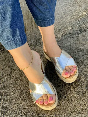 Kim Kisses Foot Goddess OnlyFans Leaked Free Thumbnail Picture - #FqAlz67fUm