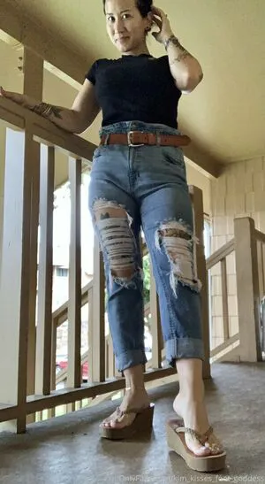 Kim Kisses Foot Goddess OnlyFans Leaked Free Thumbnail Picture - #HKhJagX3hY