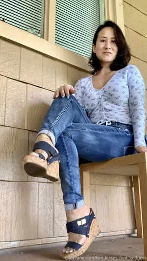 Kim Kisses Foot Goddess OnlyFans Leaked Free Thumbnail Picture - #J4HF31QDsc