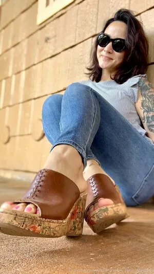 Kim Kisses Foot Goddess OnlyFans Leaked Free Thumbnail Picture - #KBjlDXEPVu