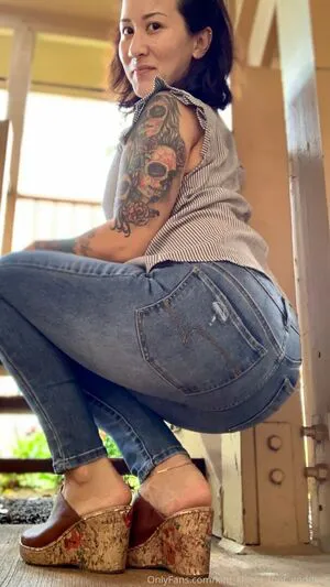 Kim Kisses Foot Goddess OnlyFans Leaked Free Thumbnail Picture - #KEriMXRsY9
