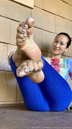 Kim Kisses Foot Goddess OnlyFans Leaked Free Thumbnail Picture - #MO8AfUBegX