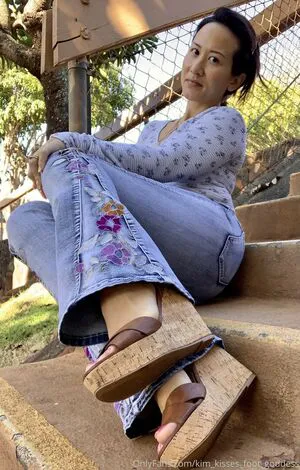 Kim Kisses Foot Goddess OnlyFans Leaked Free Thumbnail Picture - #OJLonHMcEb