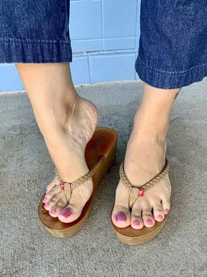 Kim Kisses Foot Goddess OnlyFans Leaked Free Thumbnail Picture - #RY8g57ObNW
