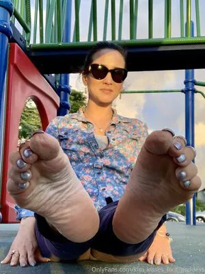 Kim Kisses Foot Goddess OnlyFans Leaked Free Thumbnail Picture - #WsNRNcG0QC
