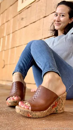 Kim Kisses Foot Goddess OnlyFans Leaked Free Thumbnail Picture - #XuuOufLuQl