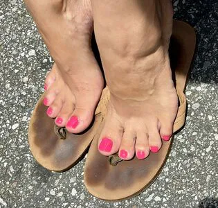 Kim Kisses Foot Goddess OnlyFans Leaked Free Thumbnail Picture - #Y9E0vz7pqx
