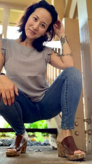 Kim Kisses Foot Goddess OnlyFans Leaked Free Thumbnail Picture - #b0VB343Dzw