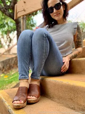 Kim Kisses Foot Goddess OnlyFans Leaked Free Thumbnail Picture - #bf1hJ3MvWy