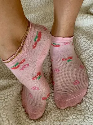Kim Kisses Foot Goddess OnlyFans Leaked Free Thumbnail Picture - #n1s8lxpqA5