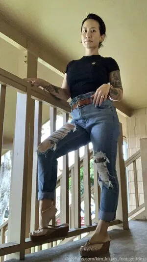 Kim Kisses Foot Goddess OnlyFans Leaked Free Thumbnail Picture - #uInFSHgPRH