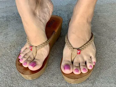 Kim Kisses Foot Goddess OnlyFans Leaked Free Thumbnail Picture - #z8DMD51wKk