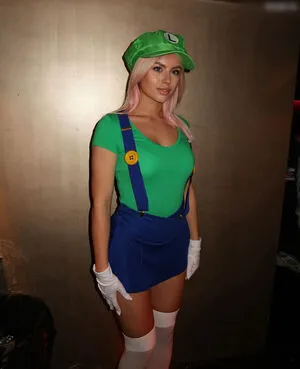 Kim Schiele OnlyFans Leaked Free Thumbnail Picture - #DNPvtO3KGa