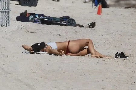Kimberley Garner OnlyFans Leaked Free Thumbnail Picture - #4xuF48Biko