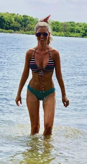 Kimberly Emmott OnlyFans Leaked Free Thumbnail Picture - #kq3R3EMmoo