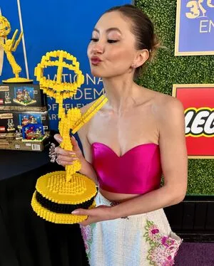 Kimiko Glenn OnlyFans Leaked Free Thumbnail Picture - #88bfHondmn
