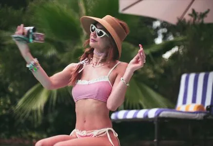 Kimiko Glenn OnlyFans Leaked Free Thumbnail Picture - #ubbz2Sqg3Y