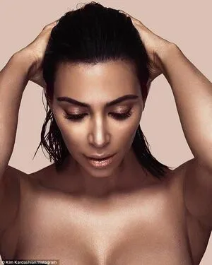 Kimkardashian OnlyFans Leaked Free Thumbnail Picture - #SOF0gl6oL7
