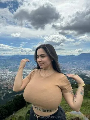 Kimvelezoficial OnlyFans Leaked Free Thumbnail Picture - #05uz0svG8F