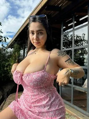 Kimvelezoficial OnlyFans Leaked Free Thumbnail Picture - #BDLc3ArIiJ