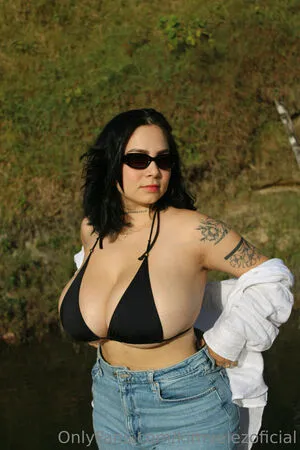 Kimvelezoficial OnlyFans Leaked Free Thumbnail Picture - #qA5f8klxfS