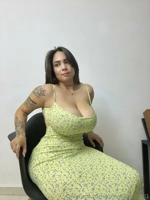 Kimvelezoficial1 OnlyFans Leaked Free Thumbnail Picture - #P6ylpCYzjI