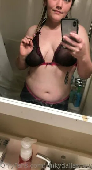 Kinkydallascouple OnlyFans Leaked Free Thumbnail Picture - #6YOkaK79tc