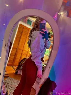 Kinkyy Kenziee OnlyFans Leaked Free Thumbnail Picture - #8KpoKeXU6X