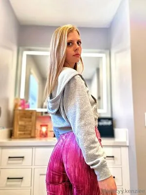 Kinkyy Kenziee OnlyFans Leaked Free Thumbnail Picture - #AbD9Xb3vOp