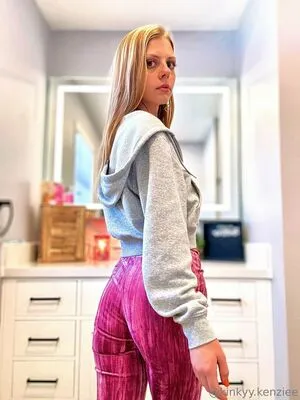 Kinkyy Kenziee OnlyFans Leaked Free Thumbnail Picture - #KtHaeYDvEq